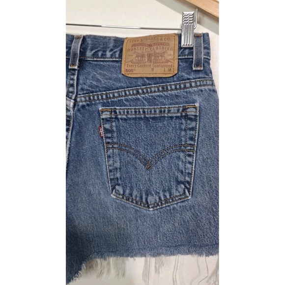 Levi's 505 Cutoffs Jean Shorts Women 9 Blue Leather Tag Daisy Shortie Booty EUC - Picture 2 of 8